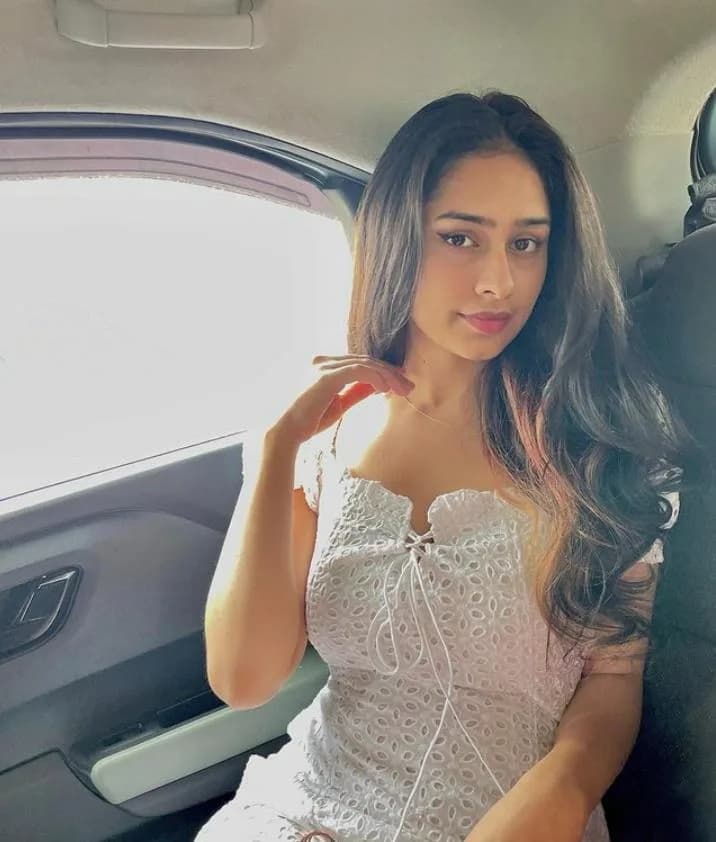 Nashik car call girl image
